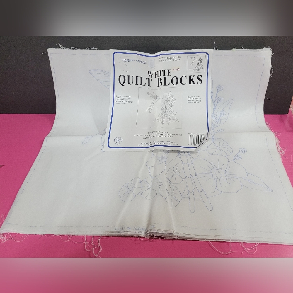 Jack Dempsey Printed White Quilt Blocks Item 732 Pattern #218 Hummingbird (0529)